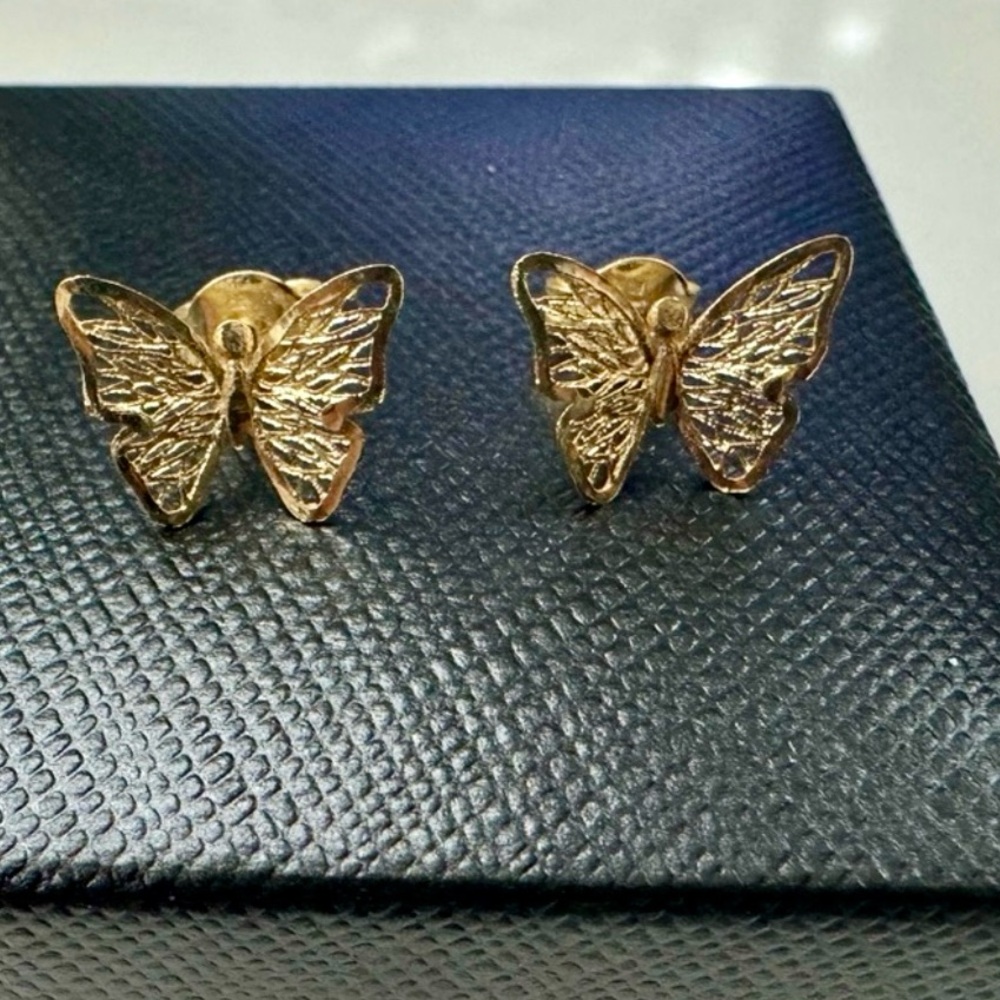 Filigree Openwork Butterfly Stud Earrings in Pure Gold Fine Jewelry